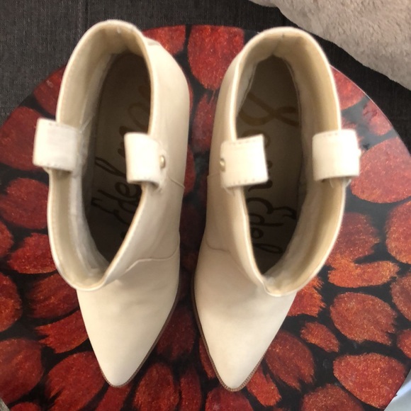 Cream ankle boots. Sam Edelman size 7. - Picture 5 of 8